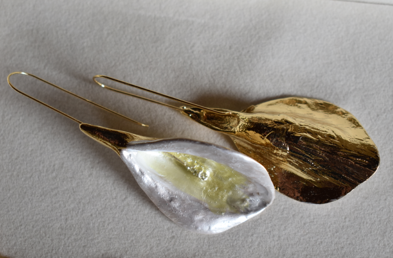 Gleams Gold Earrings