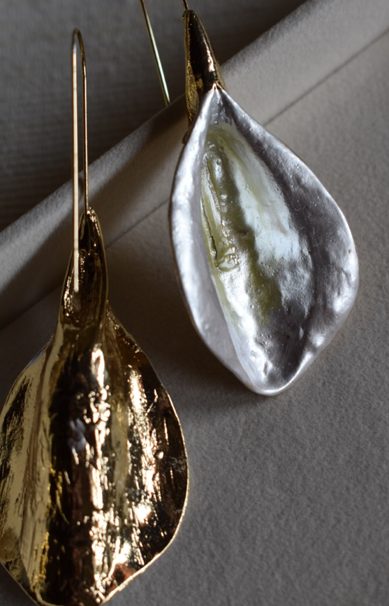 Gleams Gold Earrings