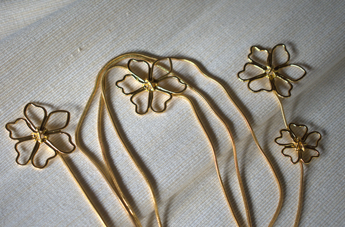 Serenity Necklace | Collar dorado flores largo