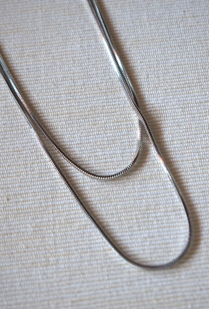 Double Metal Stunning Neklace